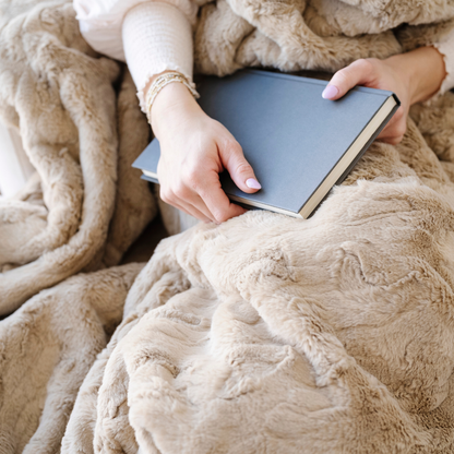 PATTERNED FAUX FUR THROW BLANKETS